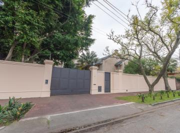 Casa · 900m² · 8 Ambientes · 8 Cocheras · Casa/residencia en Venta en Acassuso de Libertador Al Rio.