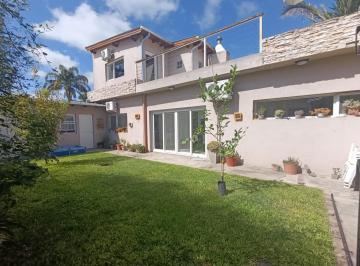 Casa · 154m² · 4 Ambientes · 2 Cocheras · Casa en Venta 4amb Hurlingham