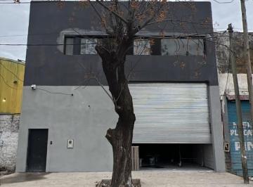 Bodega-Galpón · 200m² · Galpon en Alquiler Sobre Camino de Cintura