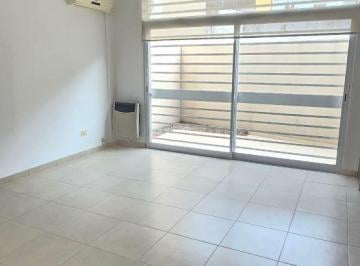 Departamento de 1 ambiente, La Plata · Venta de Monoambiente en Pb con Patio 40 11 y 12