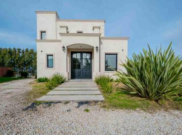 Casa · 282m² · 5 Ambientes · Venta Casa Barrio Tierras del Mar Lote 775 m² Gas