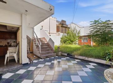 Casa · 251m² · 10 Ambientes · Venta Casa en Monte Castro a Reciclar