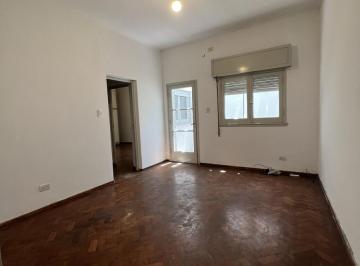 PH · 100m² · 5 Ambientes · Casa de Pasillo Dos Dorm. Catamarca 1900