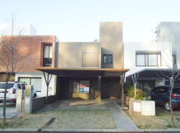 Casa de 4 ambientes, Córdoba · Barrio Privado Claros del Bosque, Duplex, Tres Dorm., Dos Baños, Cochera Doble