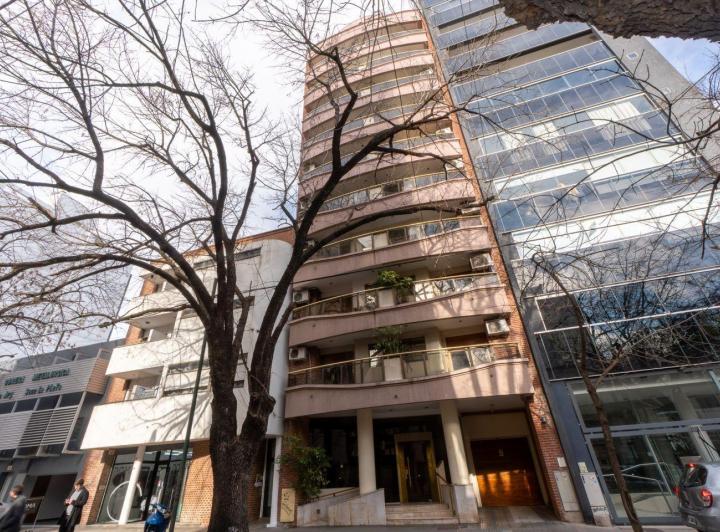 Departamento 3 ambientes en venta en La Plata