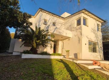 Casa de 10 ambientes, La Calera · Casa de Categoría en Alquiler| Barrio La Cuesta – La Calera