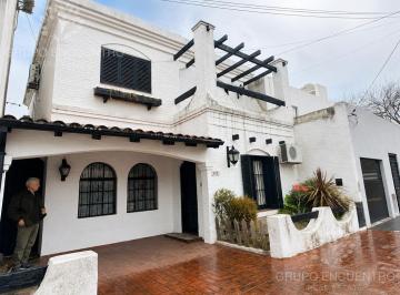 Fachada · Casa en Beccar Alto