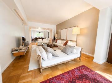 Departamento · 180m² · 5 Ambientes · Semipiso en Excelente Estado, en La Mejor Ubicación de Recoleta – Av Alvear y Parera - Piso Alto