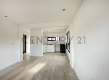 Departamento · 44m² · 2 Ambientes · Departamento de 2 Dorm. en Venta en 67 Entre 135 y 136 Los Hornos