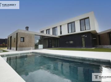 Casa · 393m² · 9 Ambientes · A Estrenar Ville 1 - Greenville