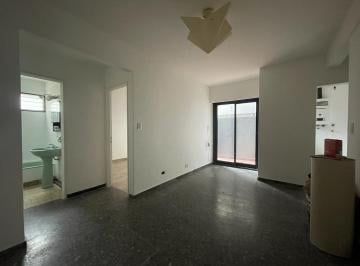 Departamento · 50m² · 2 Ambientes · Alquiler Departamento 2 Ambientes Olivos Excelente Ubicación con Patio
