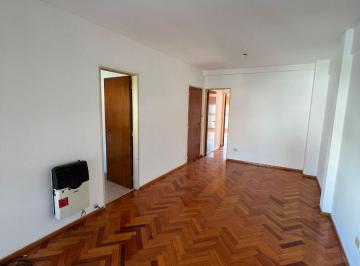 Departamento de 2 ambientes, Rosario · Semipiso de 1 Dormitorio a m de Av Pellegrini