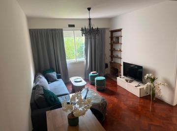 Departamento de 2 ambientes, Recoleta · Silencioso, Amplio y Luminoso 2 Amb en Recoleta con Vista a Jardin del Edificio