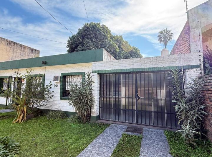 Casa · 103m² · 5 Ambientes · 3 Cocheras