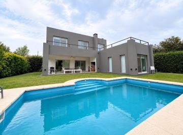 Casa · 186m² · 5 Ambientes · 4 Cocheras · Casa en Venta en Ayres Plaza, Pilar, G. B. a. Zona Norte