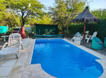 Casa · 100m² · 3 Ambientes · 2 Cocheras · Casa con Parque y Piscina en Anisacate