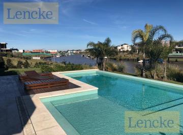 Casa · 500m² · 5 Ambientes · 6 Cocheras · Excelente Casa Moderna en Albanueva, Como Nueva, Gran Calidad, Pileta, Amarra Frente Al Rio
