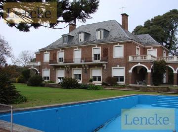 Casa · 1500m² · 12 Ambientes · 4 Cocheras · Lencke Vende - Magnifica Casa de Categoria Sobre La Barranca, Unica en Su Estilo