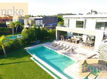 Casa · 550m² · 5 Ambientes · 2 Cocheras · Albanueva, Magnifica Casa Moderna de Diseño, 4 Dorm., Pileta, Amarra, Venta