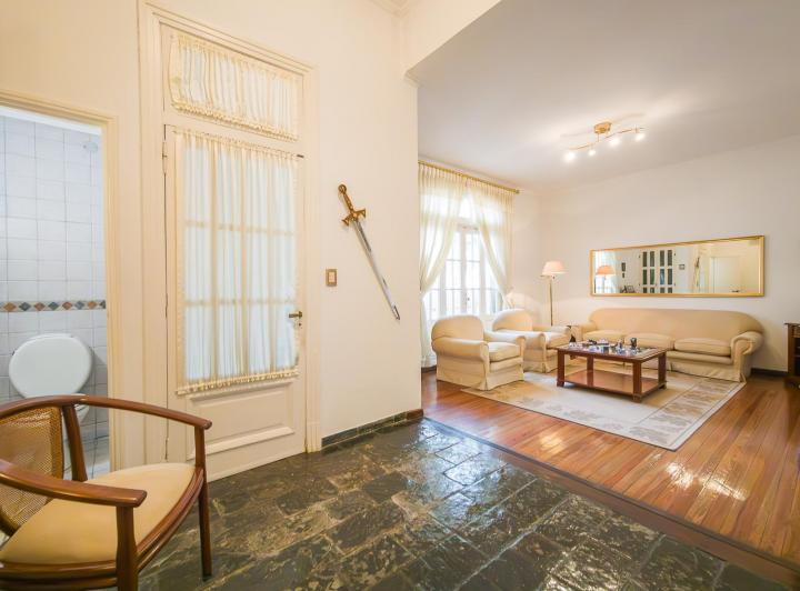 Casa · 135m² · 5 Ambientes · 1 Cochera