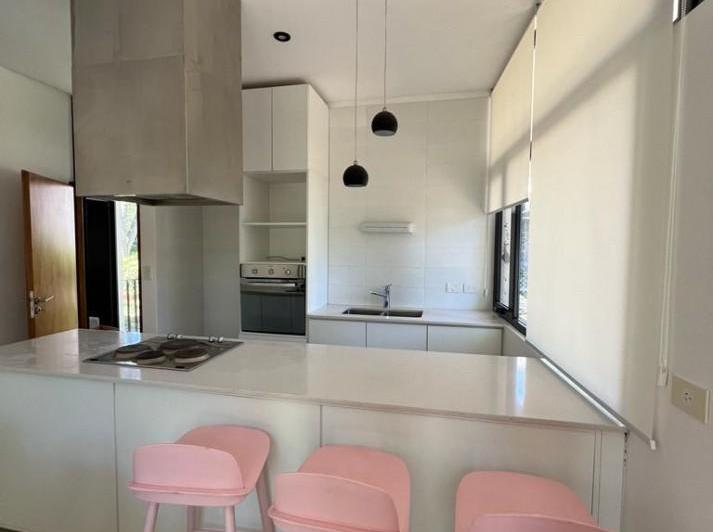 Casa · 275m² · 5 Ambientes · 2 Cocheras