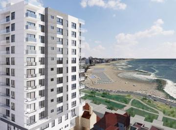 CRP-CRP-3524_2 · Ene 33 | 2 Ambientes con Suite y Dos Balcones en La Perla
