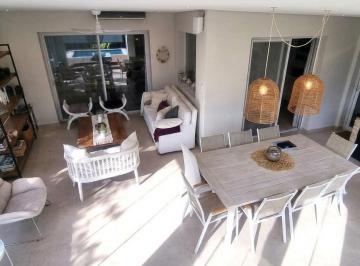galeria cubierta , parrilla · Casa Venta Campo Chico Country Club