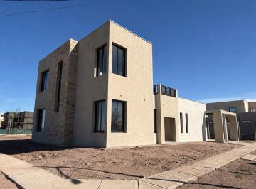 Casa · 187m² · 5 Ambientes · 2 Cocheras · Casa en Barrio Privado - Luján de Cuyo