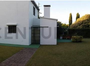 Quinta vacacional · 85m² · 3 Ambientes · 3 Cocheras · Quinta en Venta Arana