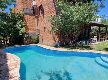 Casa · 190m² · 5 Ambientes · 4 Cocheras · Casa Venta Campo Chico Country Club