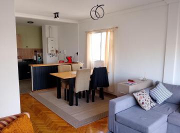 Departamento · 60m² · 3 Ambientes · Departamento - Venta - Flores - ¡Excelente Ubicación y Palier Privado!