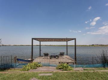 Casa de 7 ambientes, Tigre · Espectacular Casa con Vista Abierta Al Lago Central en La Isla