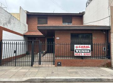 Casa de 4 ambientes, Villa Pueyrredón · Excelente Casa de 4 Amb, 2 Baños, Cocina Comedor Diario, Entrada de Auto, Patio y Terraza. Lote Prop