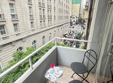 Departamento de 1 ambiente, Recoleta · Muy Luminoso Monoambiente con Balcón Frente Al Hotel Alvear.