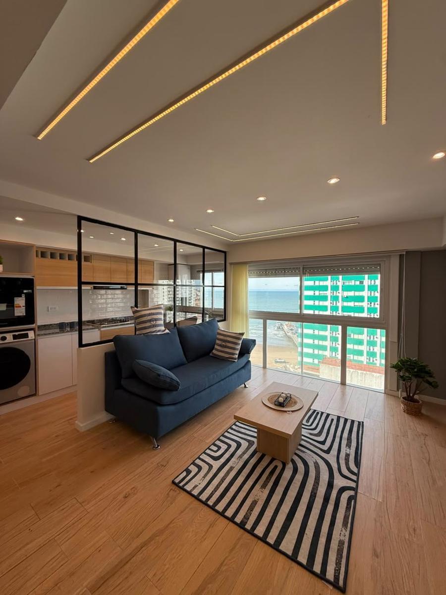 Departamento de 3 ambientes con cochera a la calle con balcón y vista al mar