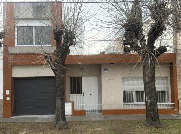 Casa · 135m² · 2 Dormitorios · Casa 2 Dorm. Garage Belgrano