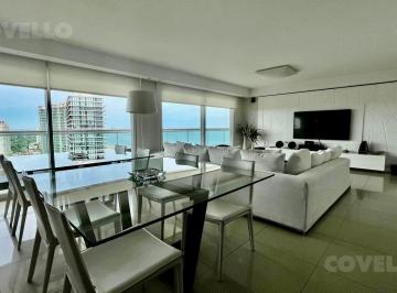 Departamento · 200m² · 5 Ambientes · 2 Cocheras · Venta Apto de 4 Dorm. en Suite Mas Servicio, Cocina Definida, Palier Privado y 2 Cocheras