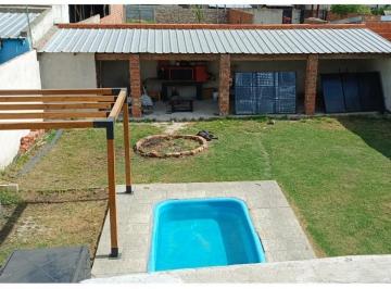 Casa · 95m² · 3 Ambientes · 1 Cochera · Casa en Venta en Barrio La Arboleda