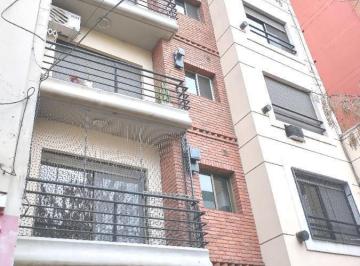 Departamento · 43m² · 2 Ambientes · 1 Cochera · Departamento 2 Ambientes con Cochera. Excelente Ubicación. Olivos.
