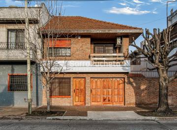 Casa · 126m² · 5 Ambientes · 1 Cochera · Venta Casa 5 Ambientes en Lomas del Mirador