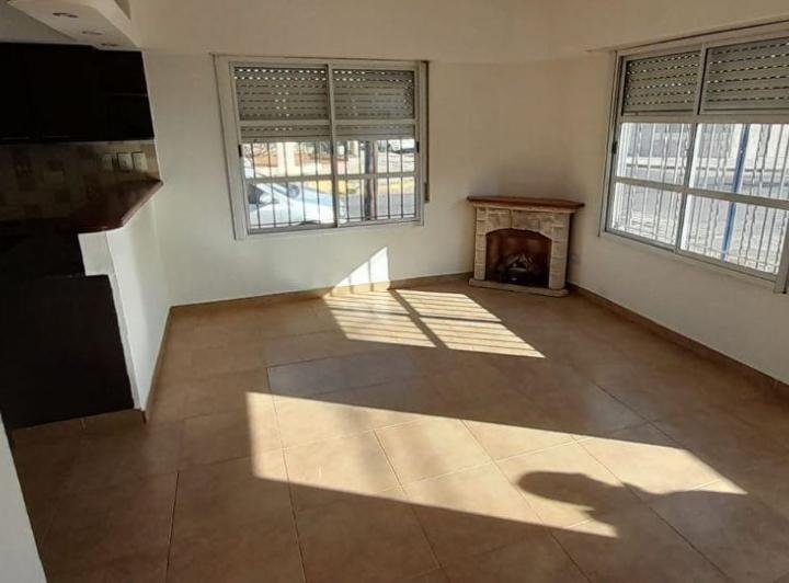 Casa · 90m² · 4 Ambientes · 1 Cochera