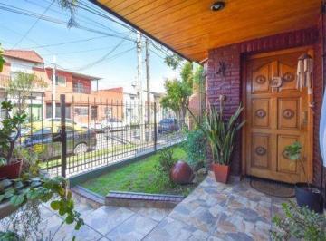 Casa · 165m² · 6 Ambientes · Venta Casa Multifamiliar 6 Ambientes en Moron Sur.