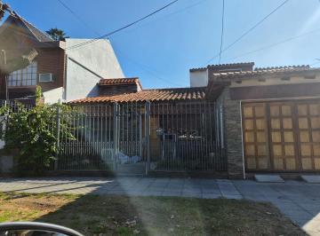 Casa · 185m² · 5 Ambientes · 1 Cochera · Inmejorable Chalet 4 Dorm.