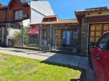 Casa de 5 ambientes, Lomas de Zamora · Chalet 4 Dorm. con Pileta. Nuevo