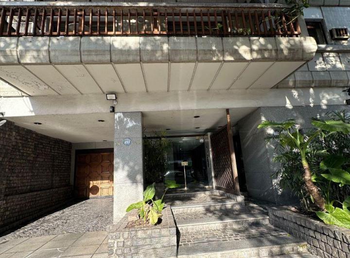 Venta Departamento 2 Ambientes Av de Los Incas 3100 Patio 17 m&sup2; Contrafrente Silencioso