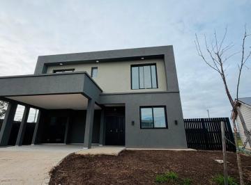 Casa · 191m² · 5 Ambientes · 3 Cocheras · Casa en Venta en Santa Ana, Villanueva, Tigre