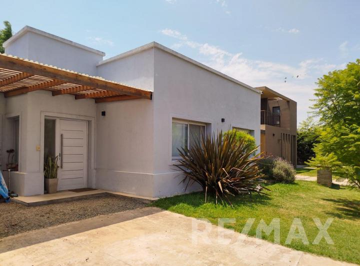 Casa · 116m² · 4 Ambientes · 2 Cocheras