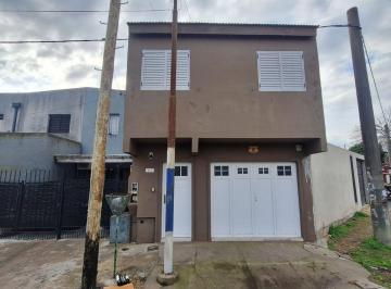 Casa · 70m² · 3 Ambientes · 1 Cochera · Casa en Venta en Villa Elvira - La Plata
