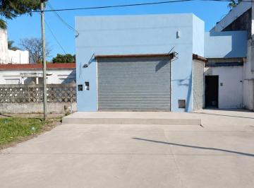 Local comercial · 235m² · 7 Ambientes · 3 Cocheras · Local en Quilmes Oeste