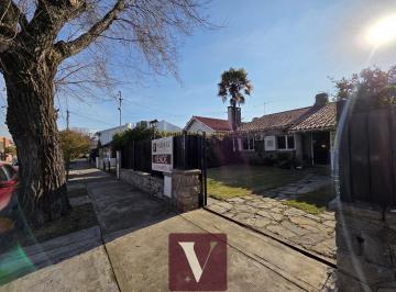 Casa · 117m² · 3 Ambientes · 1 Cochera · Casa en Venta - Zona Güemes